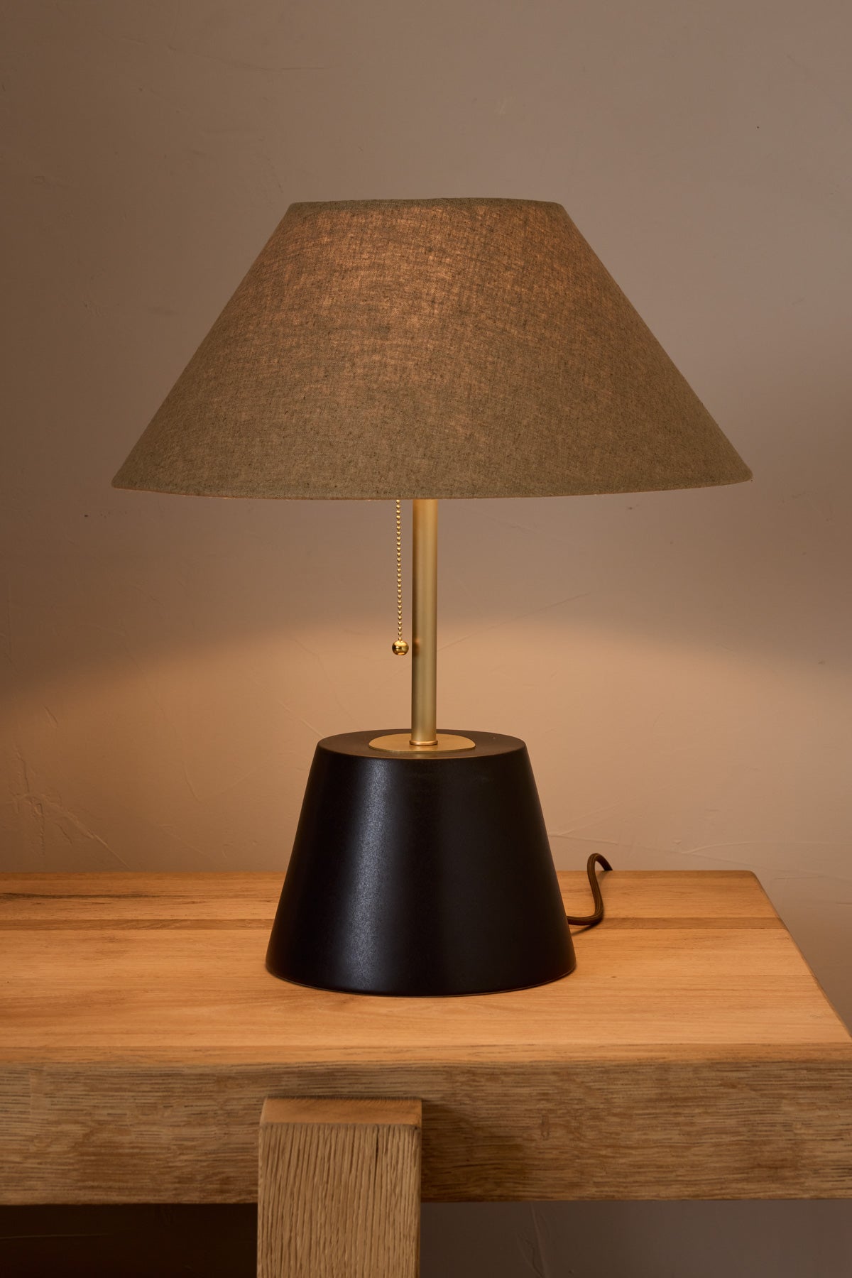 Noa Table Lamp - Ebony