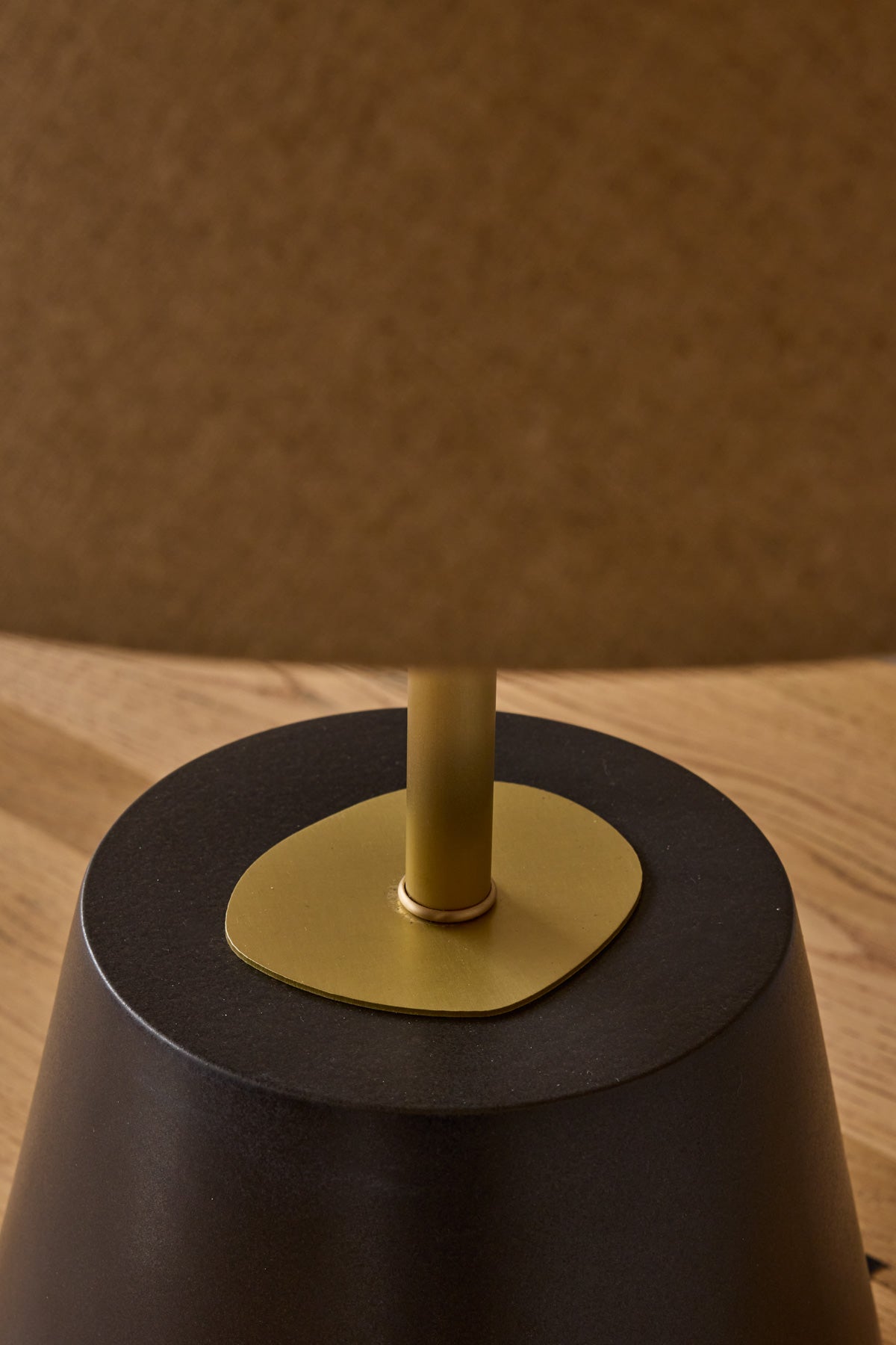 Noa Table Lamp - Ebony