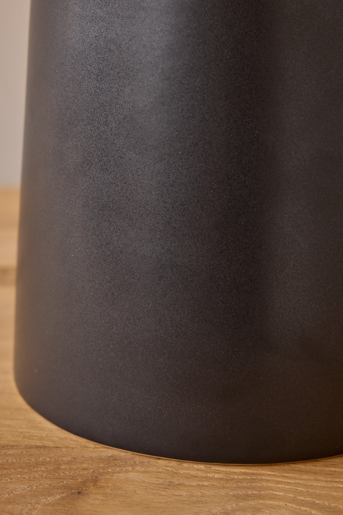 Willa Table Lamp - Ebony
