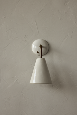 Simple Sconce – Antiqued Brass