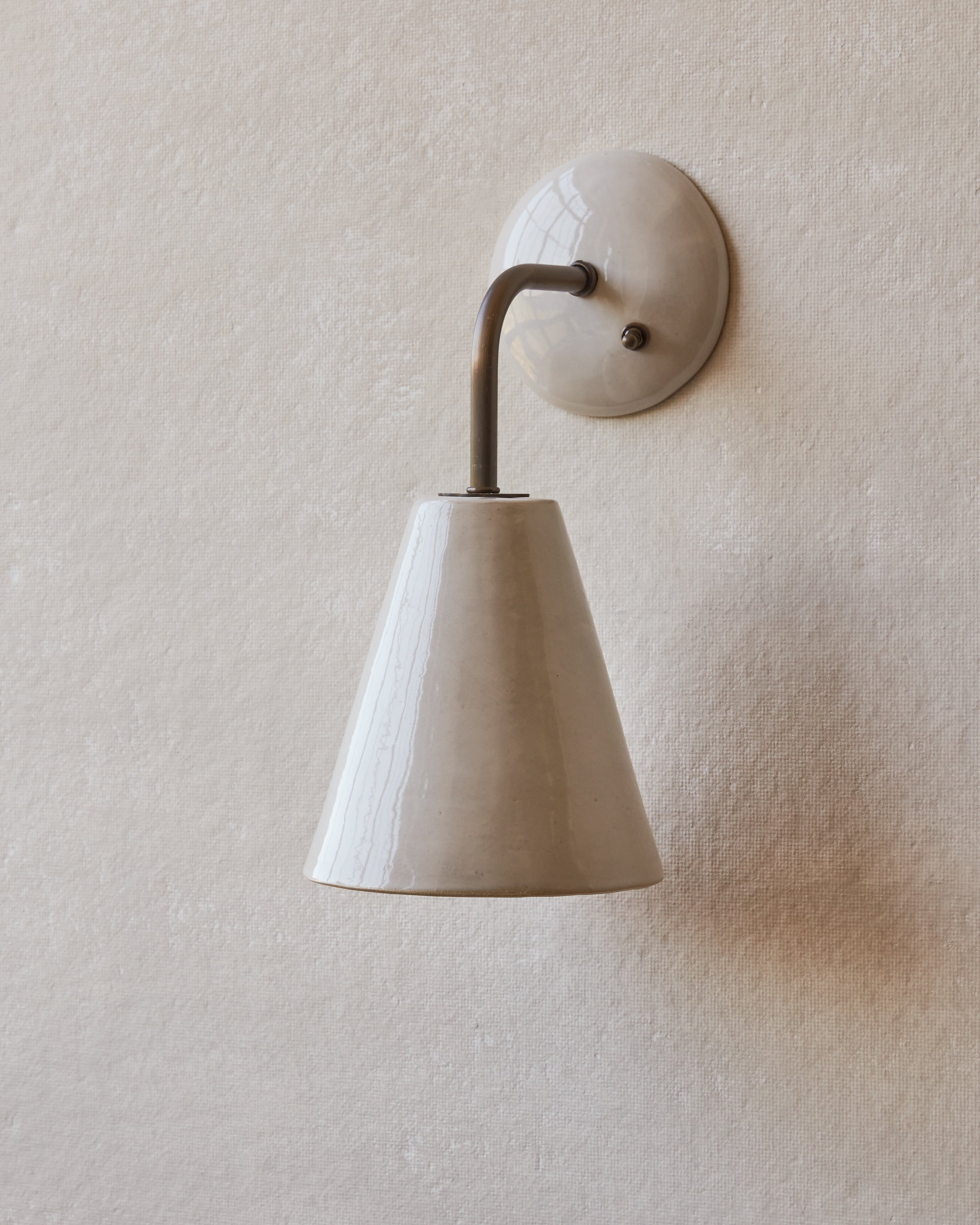 Simple Sconce – Antiqued Brass